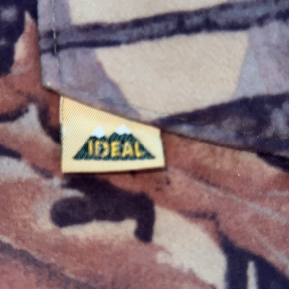 IDEAL Camo Shirt 🍁FINAL PRICE 🎉 - Picture 3 of 9